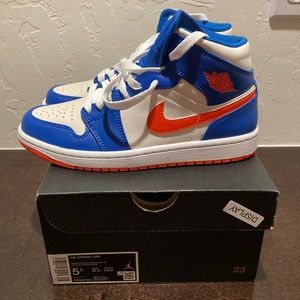 AIR JORDAN 1 MID